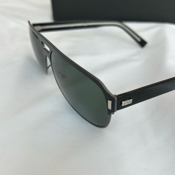 DIOR sunglasses and DIOR soft case - Picture 6 of 12